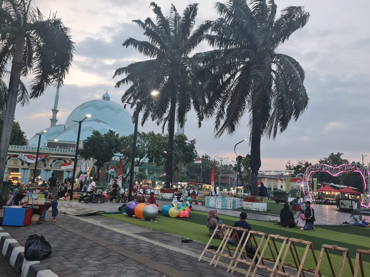Alun-alun pusat pemerintahan kota tangerang