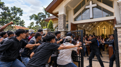 Pemuda Geruduk Ibadah Gkpi Rajeg Berujung Mediasi dan Laporan Polisi